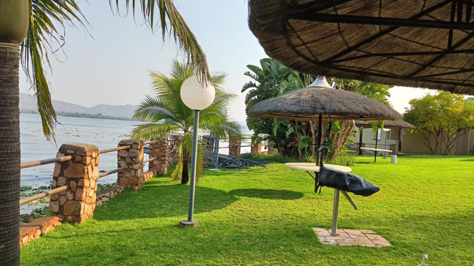 The Holiday House Harties Hartbeespoort Exteriör bild