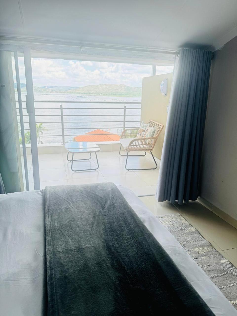 The Holiday House Harties Hartbeespoort Exteriör bild