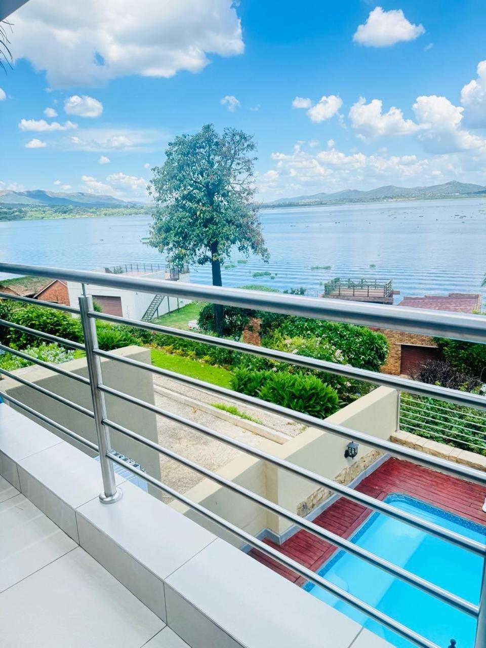 The Holiday House Harties Hartbeespoort Exteriör bild