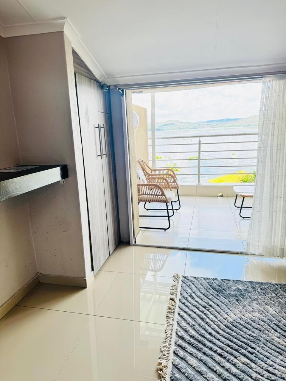 The Holiday House Harties Hartbeespoort Exteriör bild